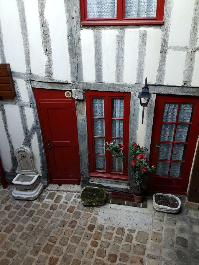 Appartement Du Vieux Troyes Exterior photo