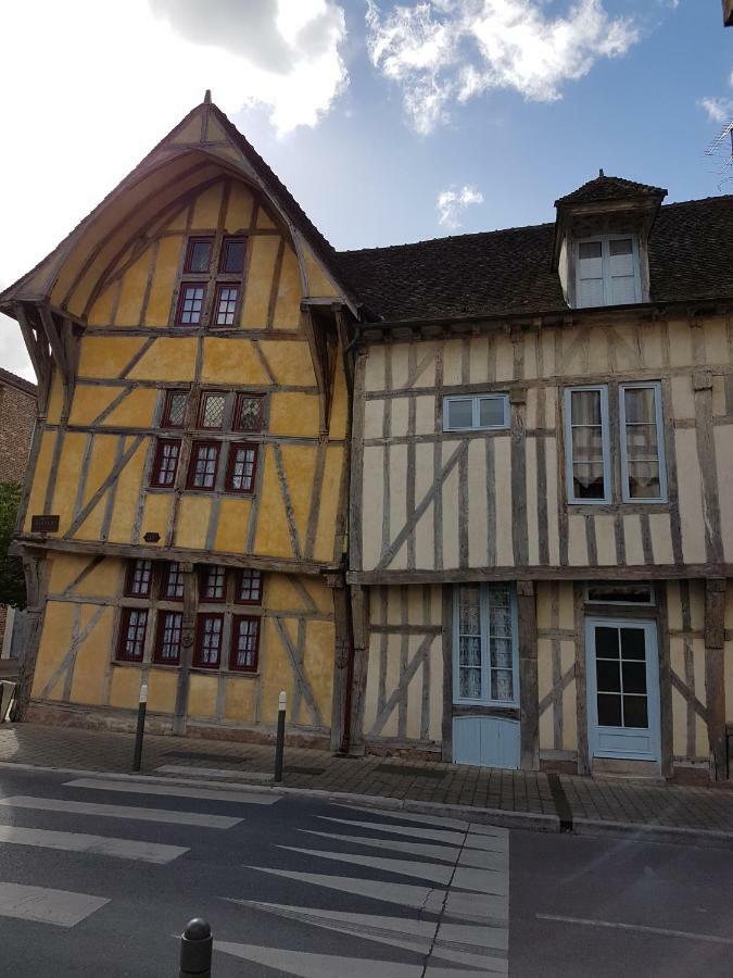 Appartement Du Vieux Troyes Exterior photo